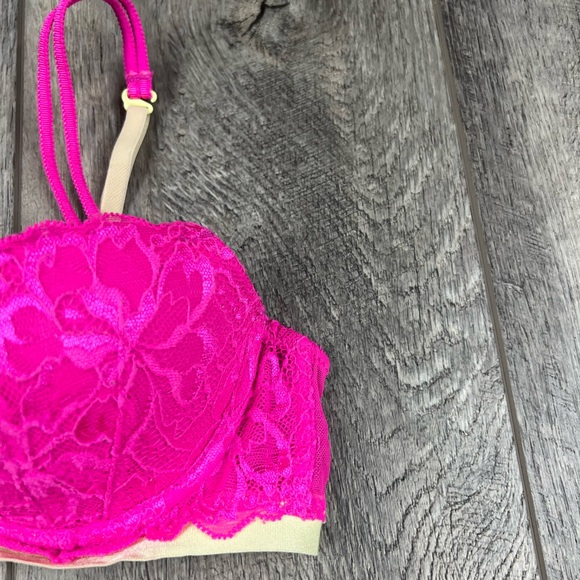 32B VS Pink Lace Date Bra - Picture 4 of 11